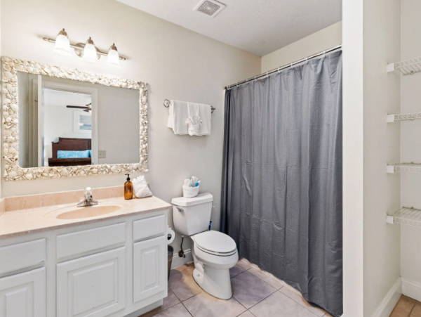 Luxurious 8 Bedroom Coastal Retreat in Destin - Perfect for Groups